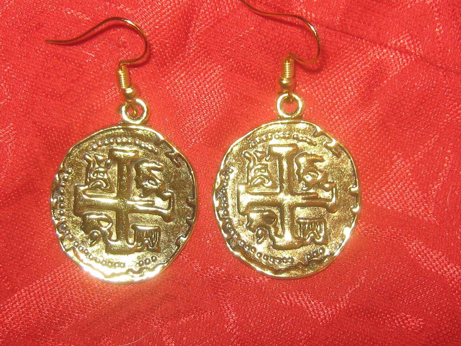 1 Paar Goldfarbene Stücke Von Acht Piraten Charm Ohrhängern 1 Paar Goldfarbene Stücke Von Acht Piraten Charm Ohrhängern von fantazy007