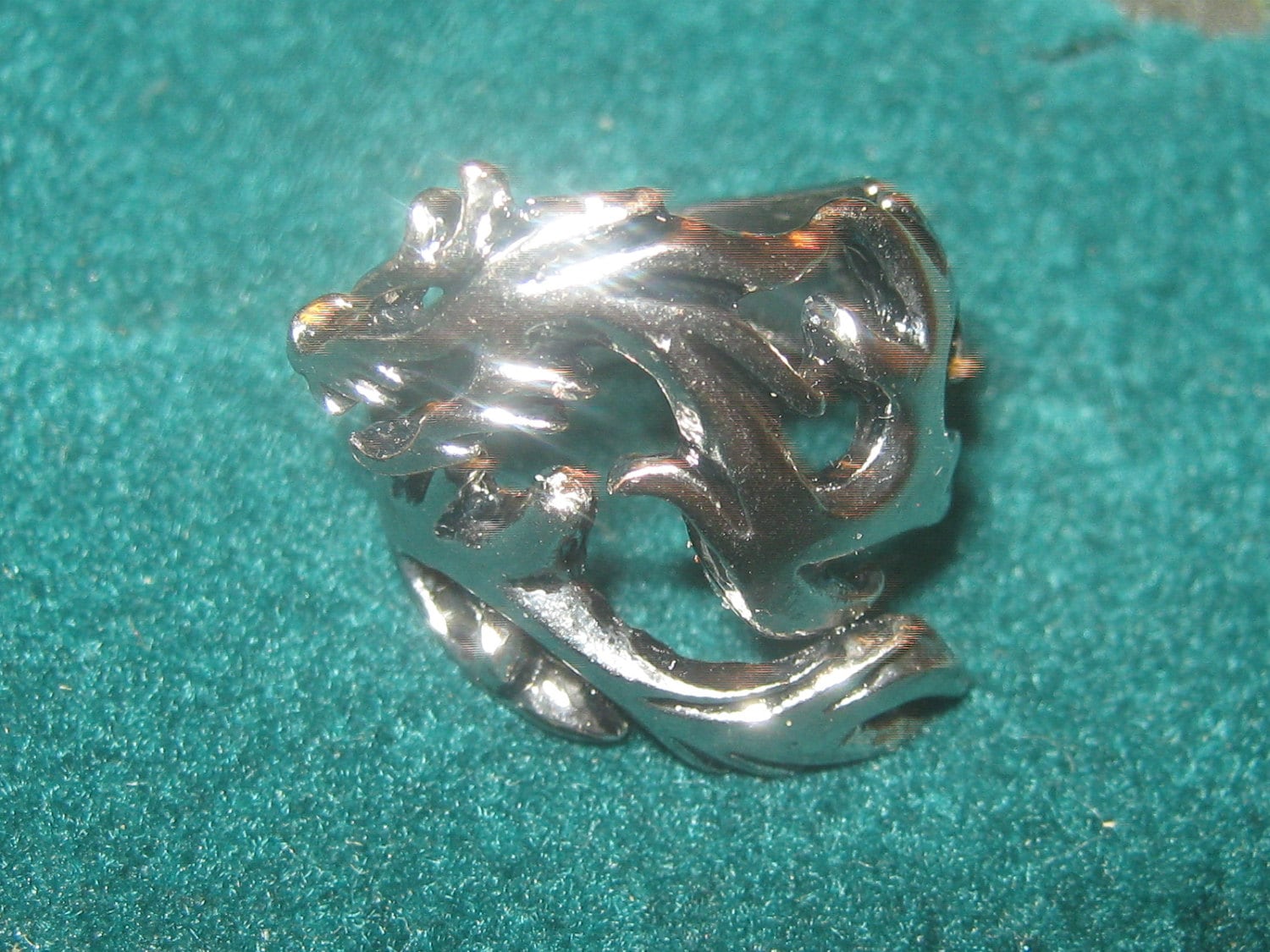 Neue Antike Silber Ton Edelstahl Verstellbar Drachen Ring Größen 5-12 Neue Antike Silber Ton Edelstahl Verstellbar Drachen Ring Größen 5-12 von fantazy007