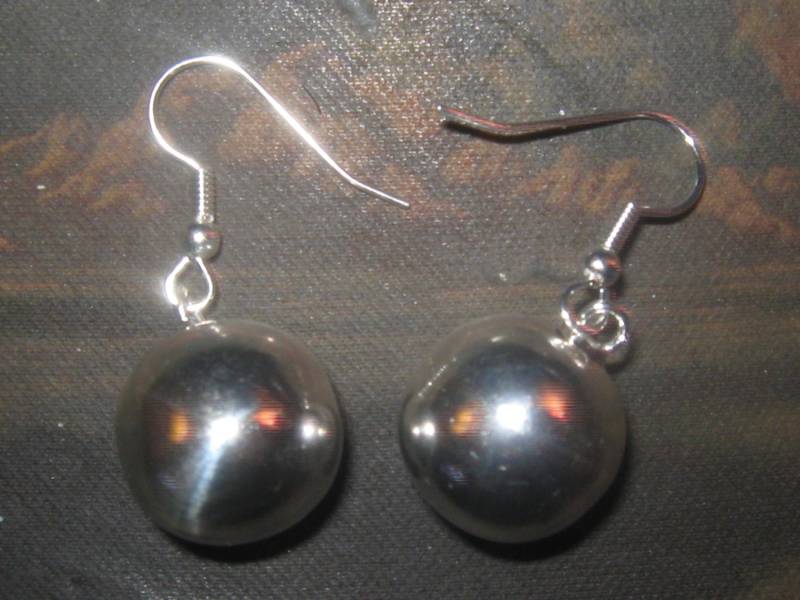 Neue Wunderschöne Glänzende 18 Mm Versilberte Klangspiel Harmony Ball Ohrringe Neue Wunderschöne Glänzende 18 Mm Versilberte Klangspiel Harmony Ball Ohrringe von fantazy007