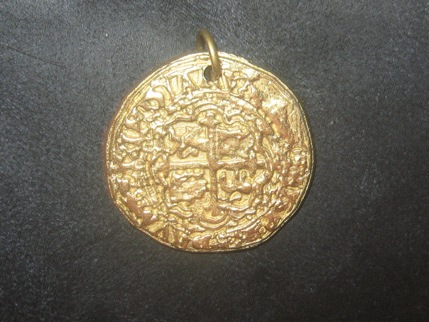 Wholesale Lot Von 10 Vier Escudo Spanisch 32 Mm Goldton Stück Acht Piratenmünze Anhänger Halskette Wholesale Lot Von 10 Vier Escudo Spanisch 32 Mm Goldton Stück Acht Piratenmünze Anhänger Halskette von fantazy007