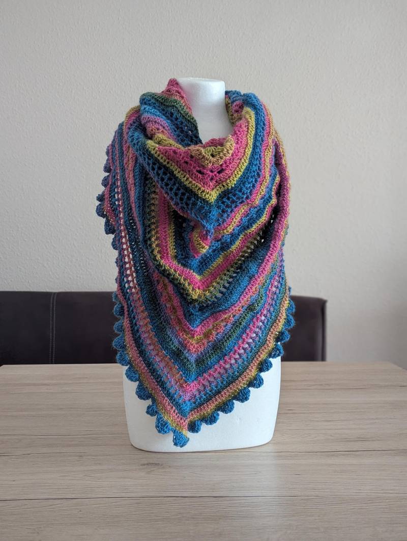 Gehäkeltes Tuch Gelb/Rosa/Lila/Blau Gehäkeltes Tuch Gelb/Rosa/Lila/Blau von farbensachen