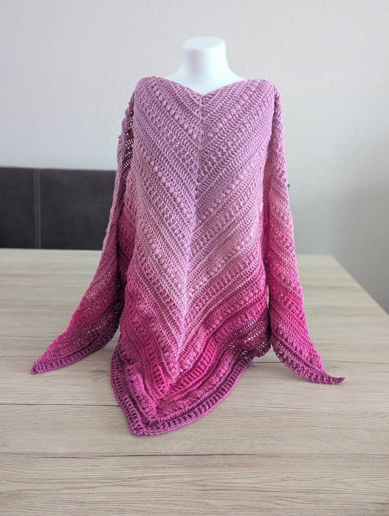 Gehäkeltes Tuch Rosa/Hellrosa/Dunkelrosa Gehäkeltes Tuch Rosa/Hellrosa/Dunkelrosa von farbensachen