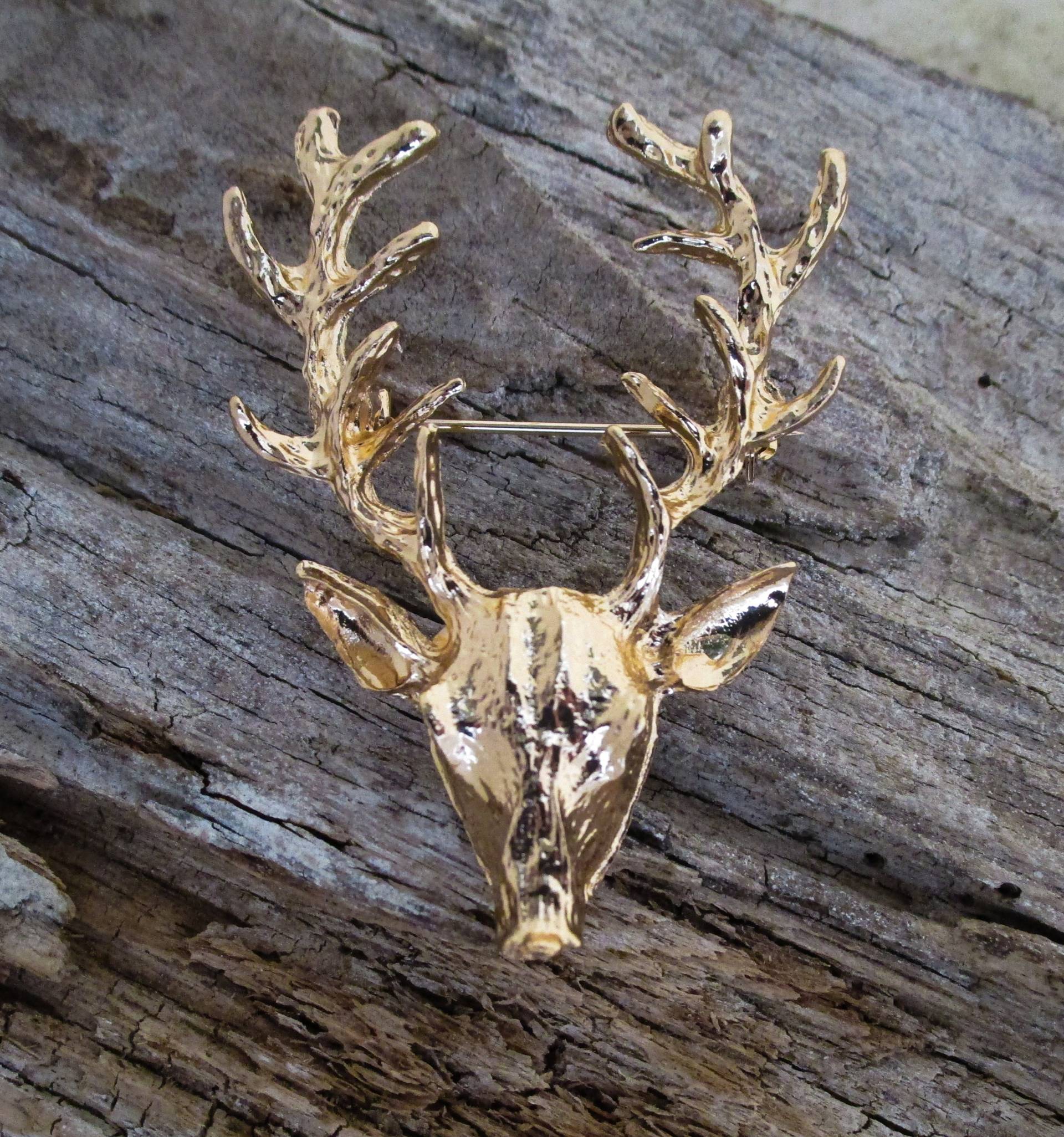 Brosche "Hirsch" Brosche "Hirsch" von farbenspielschmuck