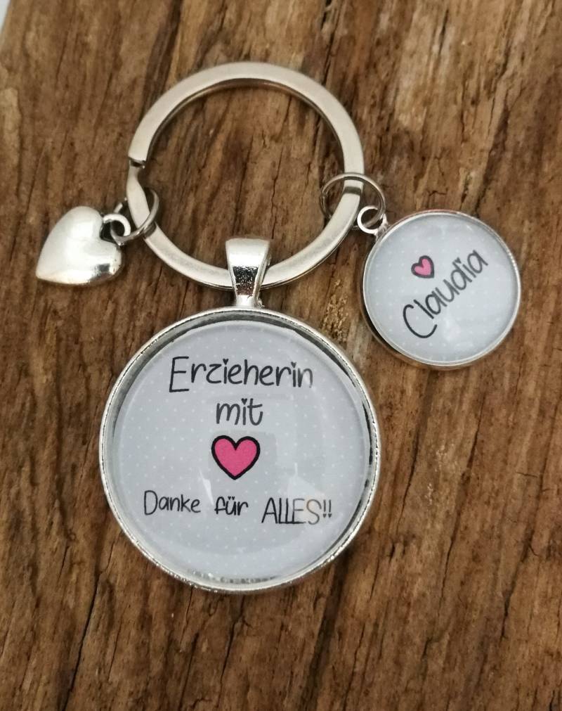 Schlüsselanhänger "Erzieherin Mit Herz" Personalisiert von farbenspielschmuck