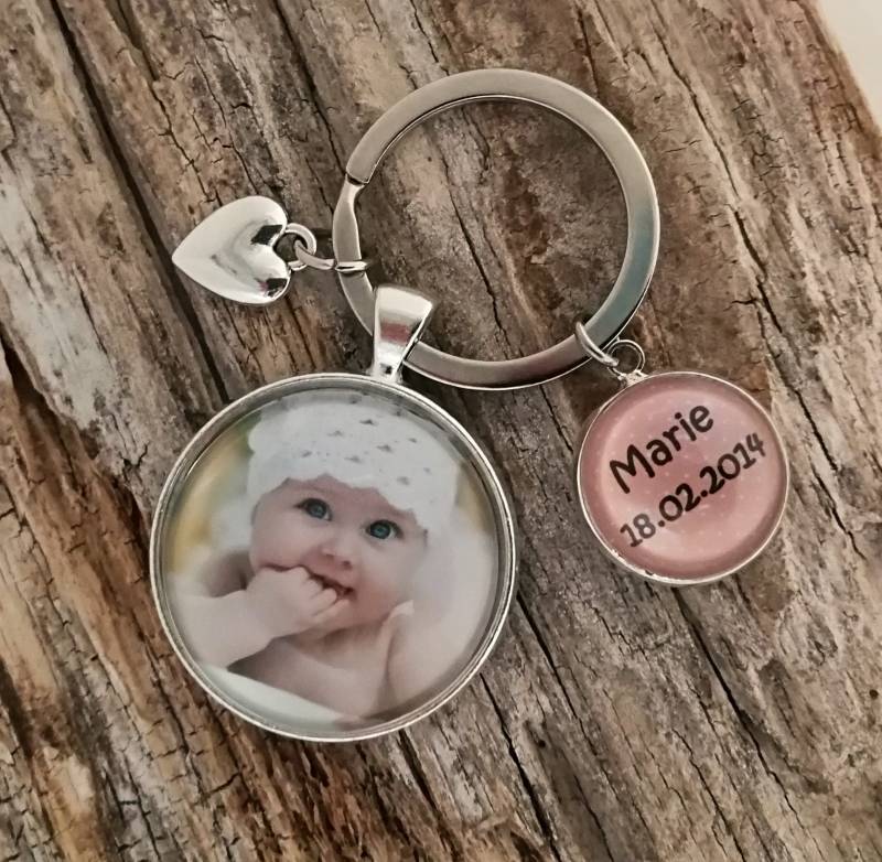 Schlüsselanhänger Mit Foto, Name, Datum, Motiv von farbenspielschmuck