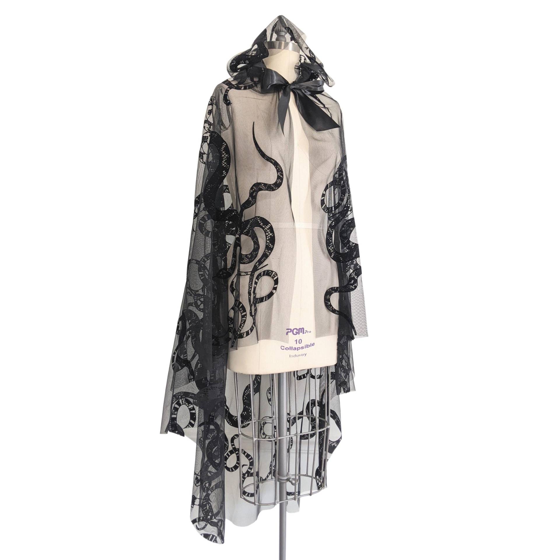 Schlangen Samt Umhang - Schiere Tüll Kapuzenumhang, Gothic Halloween Kostüm von fashionmeme