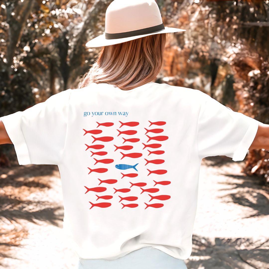 Mental Health T-Shirt, Maritimes Fisch Shirt, Blau Backprint, Summer Beach Urlaub Tshirt, Vibes, Positive Affirmation von fashionquarter