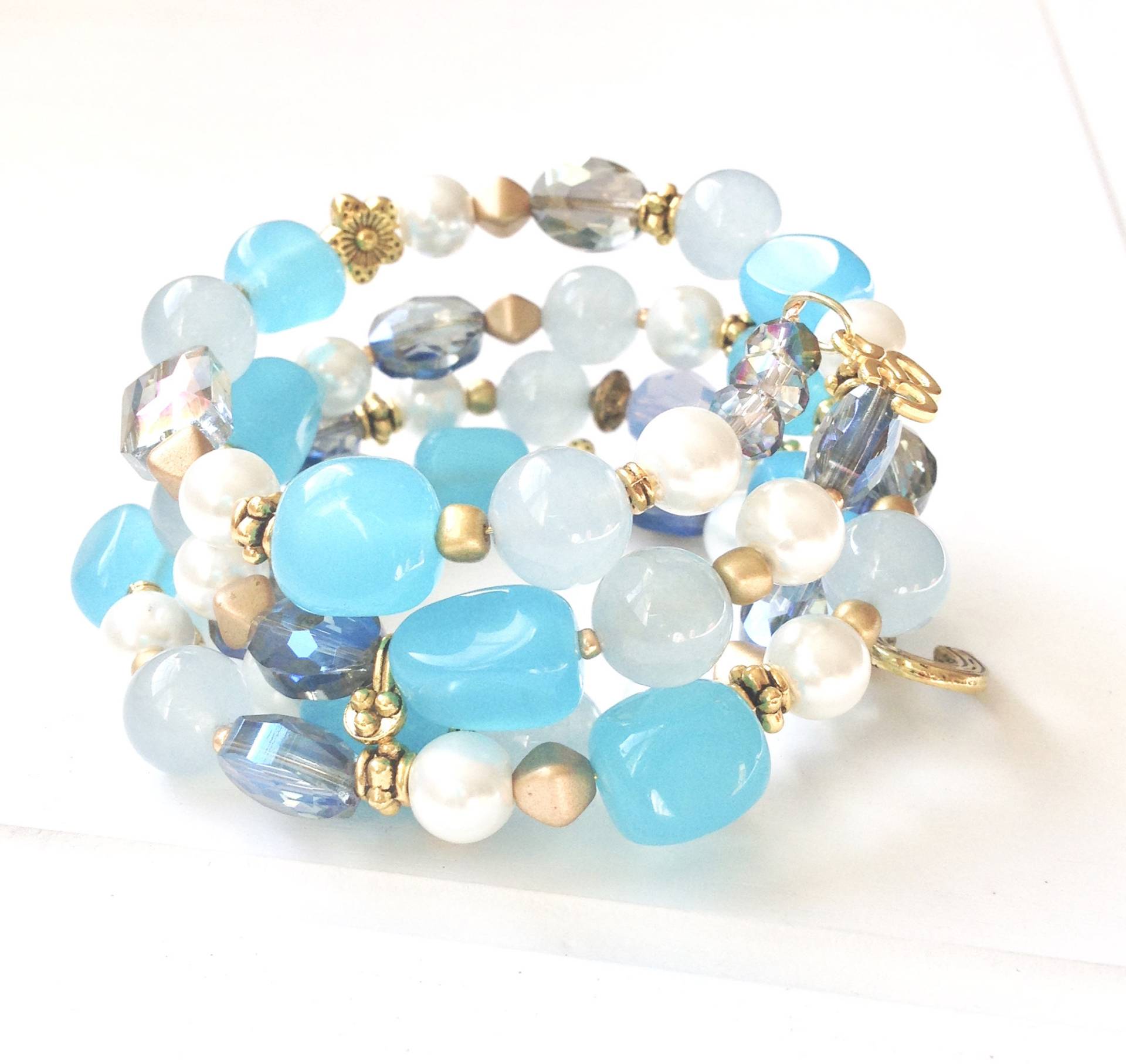 Aquamarin Perlen Armreif Handgefertigter Memory Wire Wrap von fatash1