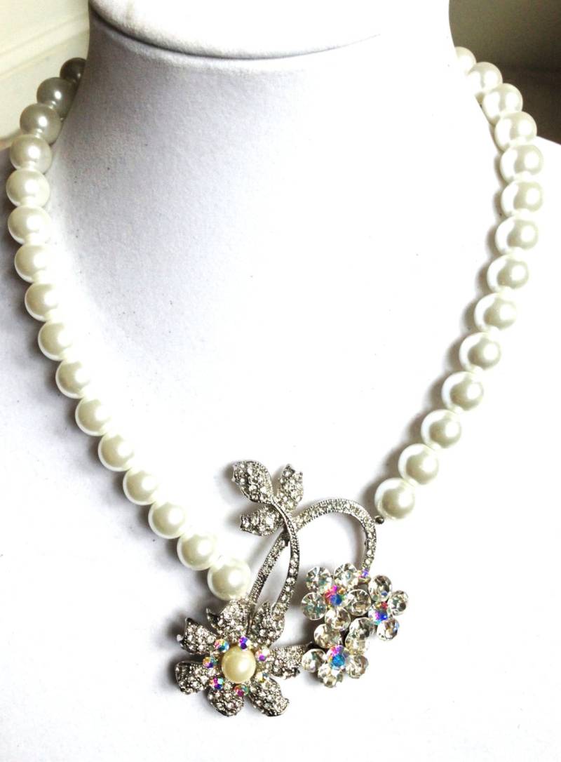 Handgefertigte Perlenkette Strass Brosche, Brautschmuck von fatash1