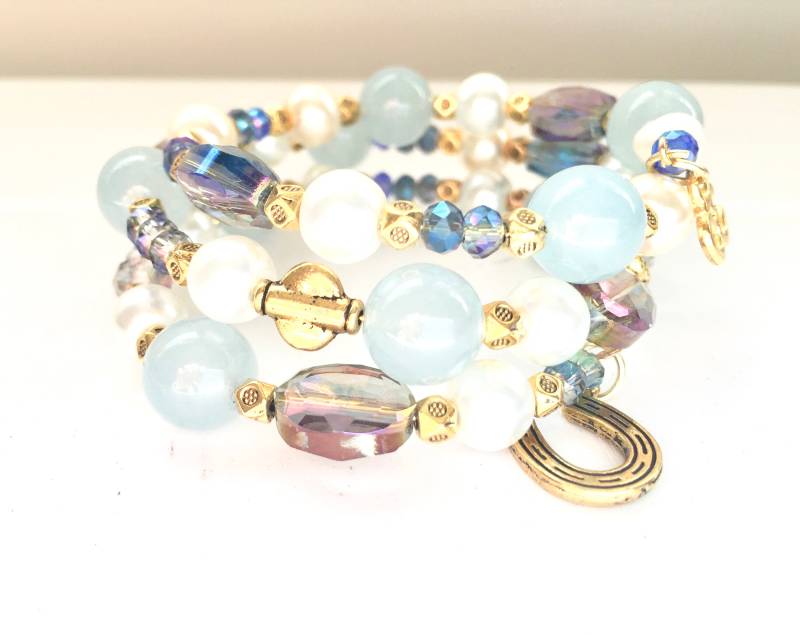 Handgefertigtes Aquamarin Armband Memory Wire Armspange, Kristall & Perlenschmuck von fatash1