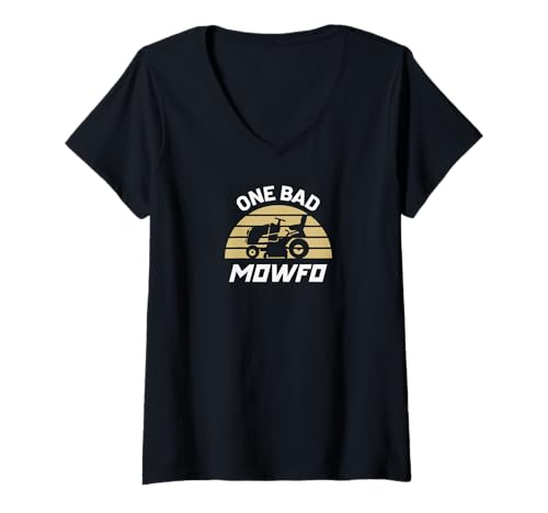 Damen Rasenschutzbeamter beim Gärtnern eines Rasenmähers T-Shirt mit V-Ausschnitt von fathers day t shirt