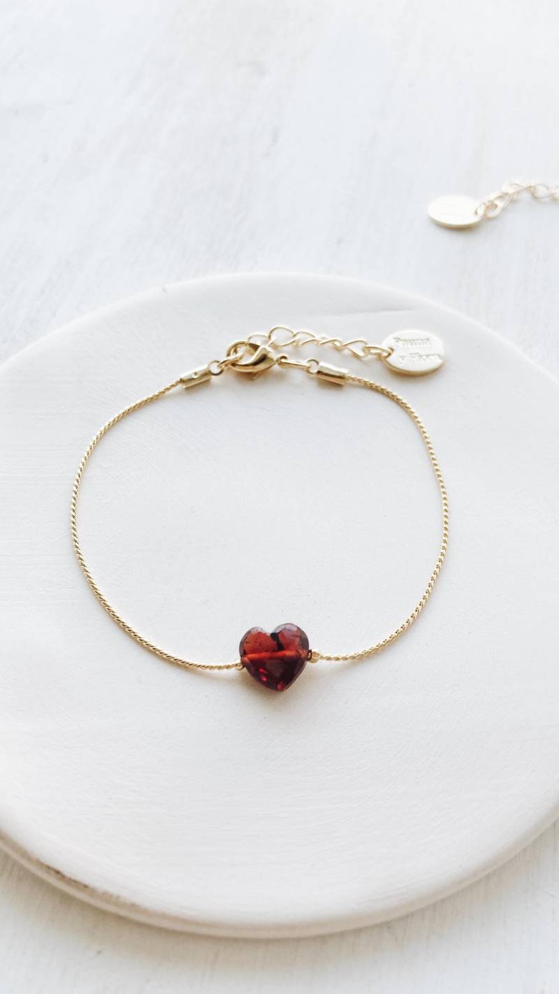 Granat Herz Armband - Rotes Liebe Edelstein Valentinstag Geschenk Brautjungfern Hochzeit Details. Brautschmuck. Schmuck Granat Herz Armband - Rotes Liebe Edelstein Valentinstag Geschenk Brautjungfern Hochzeit Details. Brautschmuck. Schmuck von faunayflorajewelry