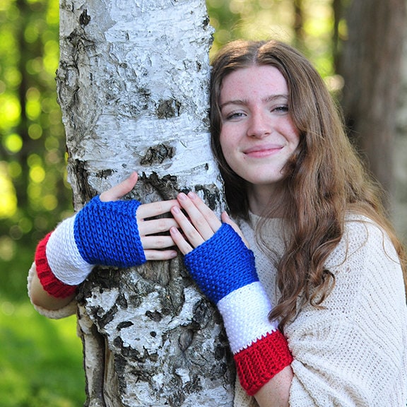 Lange Rot Weiße Und Blaue Armstopfen, Fingerlose Handschuhe, Texting, Weiches Acrylgarn, Gehäkelt, Strümpfe, Geschenk Für Frauen Oder Jugendliche von fawnandbirch