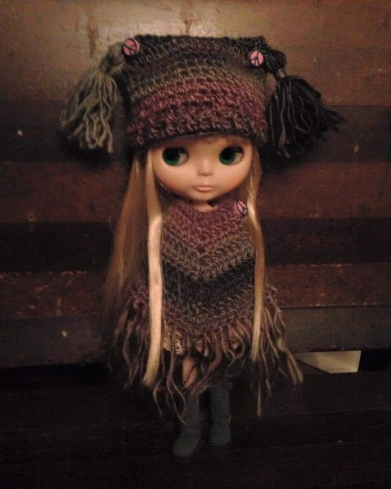 Colorway Häkelmütze Und Fransen Poncho Set Für Blythe Doll von fcwhimsey