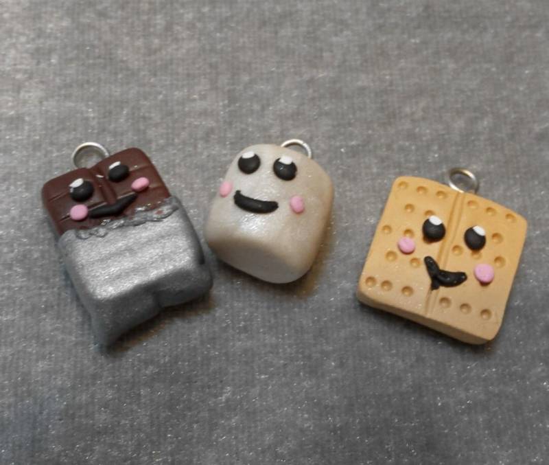 S' Mores Marshmellow Schokolade Keks Kawaii Best Friends Anhänger. Auf Halskette Buch Mark Schlüsselanhänger Fimo S' Mores Marshmellow Schokolade Keks Kawaii Best Friends Anhänger. Auf Halskette Buch Mark Schlüsselanhänger Fimo von fcwhimsey