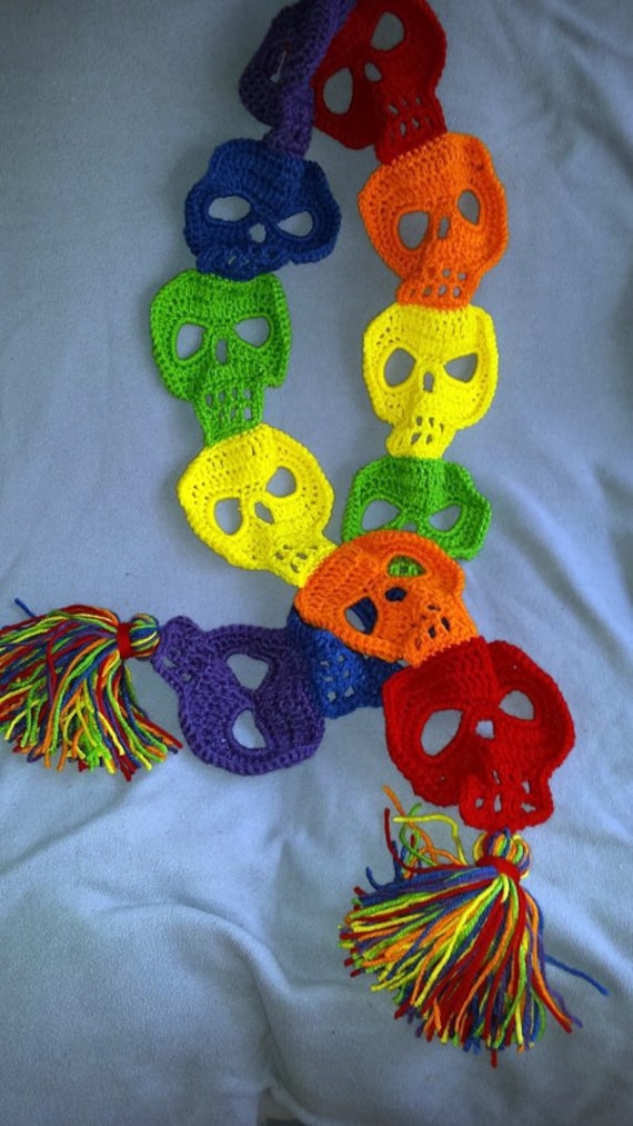 Schädel Schal Hand Gehäkeltes Wählen Sie Rainbow Oder Bis Zu 3 Farben von fcwhimsey