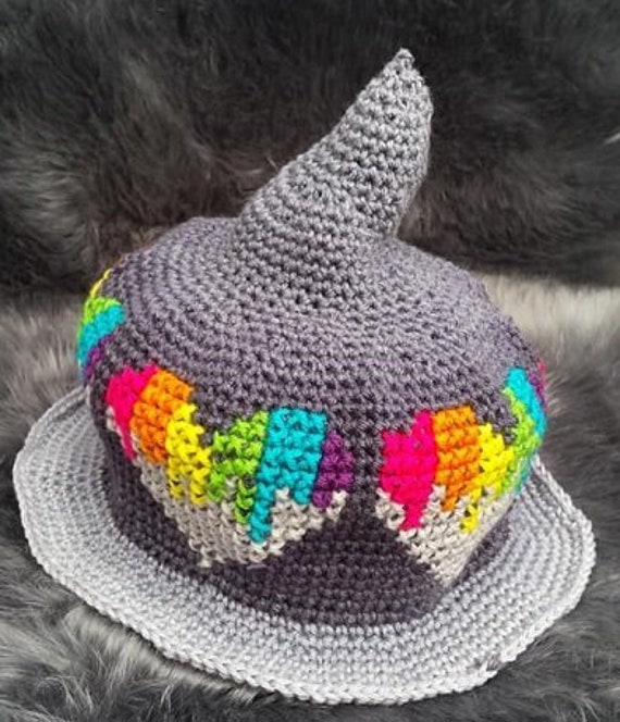 Schmelzende Herz Benutzerdefinierte Hut Kostüm Hexe Hexenhut. Zauberer Witchy Fantasy Cosplay Fröhliches Larp Stolz Regenbogen von fcwhimsey