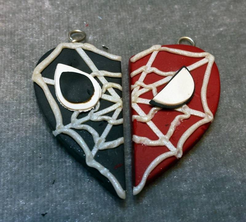 Spiderman Und Venom Best Friends Herz Anhänger. Freundschaft Friends Kawaii Halskette Buch Mark Schlüsselanhänger Fimo von fcwhimsey