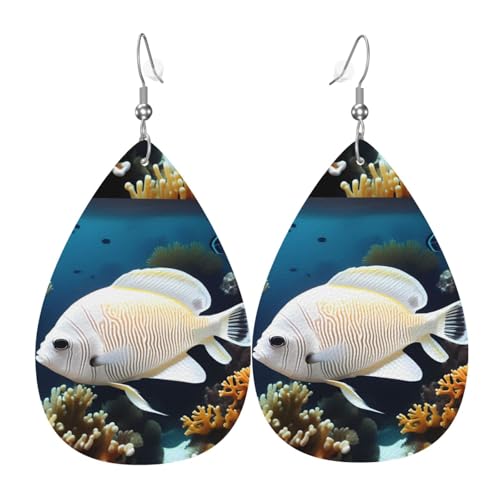 Fdgbnm Weiß-goldene Fischleder-Ohrringe. Doppelseitiger Druck aus Leder. Leicht, hypoallergen, festlich und bereit zum Verschenken. Fdgbnm Weiß-goldene Fischleder-Ohrringe. Doppelseitiger Druck aus Leder. Leicht, hypoallergen, festlich und bereit zum Verschenken. von fdgbnm