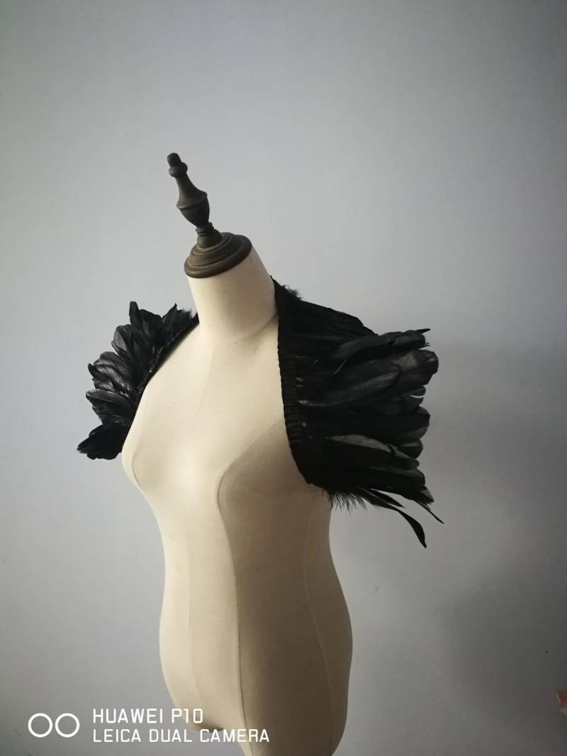 Schwarze Federn Schal Shrug Schultern Cape Halloween-Kostüm, Jahrgang Für Erwachsene Schwarze Federn Schal Shrug Schultern Cape Halloween-Kostüm, Jahrgang Für Erwachsene von feathesforsale
