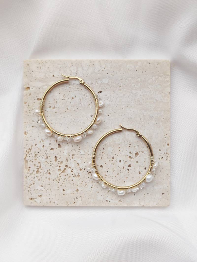 Eve | Ohrringe|Brautschmuck|18 K Vergoldet Süßwasserperlen|Bergkristall|Creolen Mit Perlen|Hochzeit|Geschenk Für Sie|Brautohrring| Muttertag von federleichtOnline