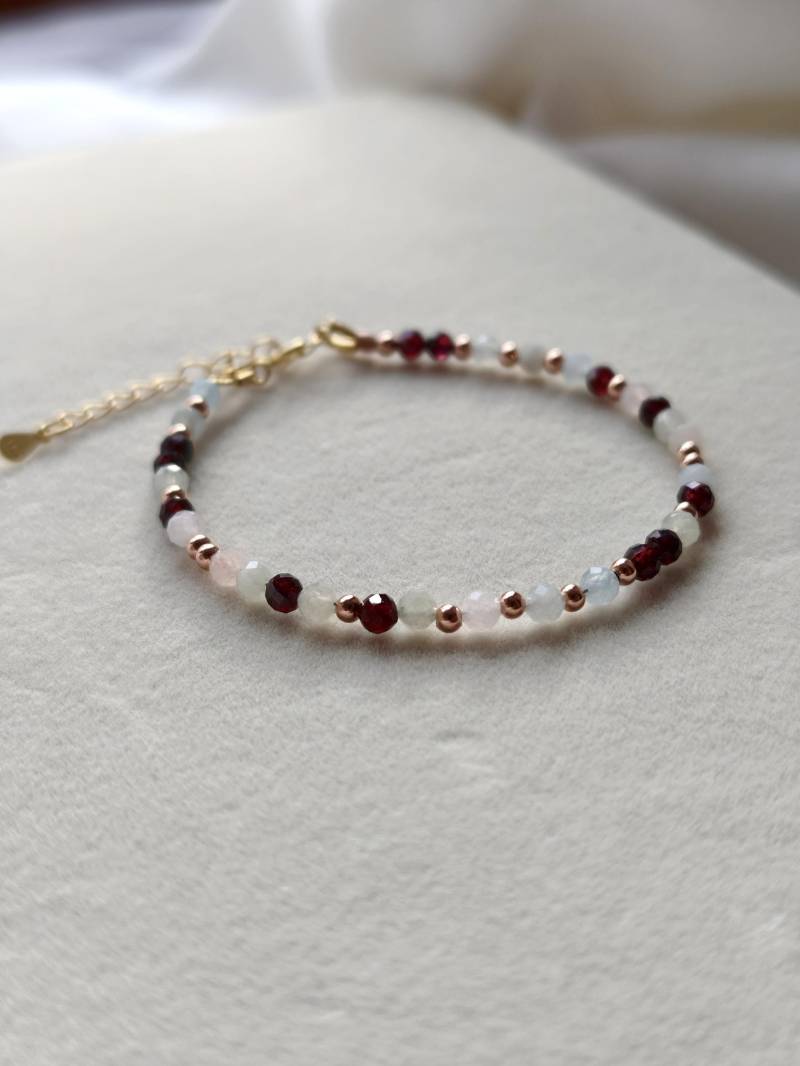 Granat Personalisiertes Energie Armband|Tina|Schwarz|Rot|925 Sterling Silber Vergoldet|Mut|Hoffnung|Geschenkidee Für Sie|Kraft von federleichtOnline