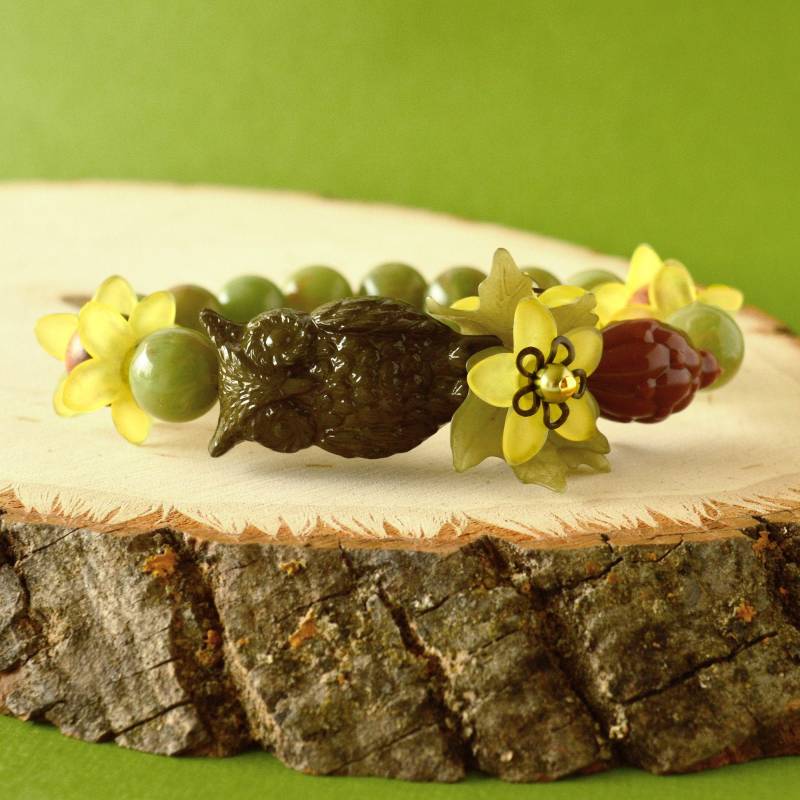 Vintage Lucite Eule Armband Blümchen Perlen, Swarovski Perlen Vintage Lucite Eule Armband Blümchen Perlen, Swarovski Perlen von feistykittyjewelry