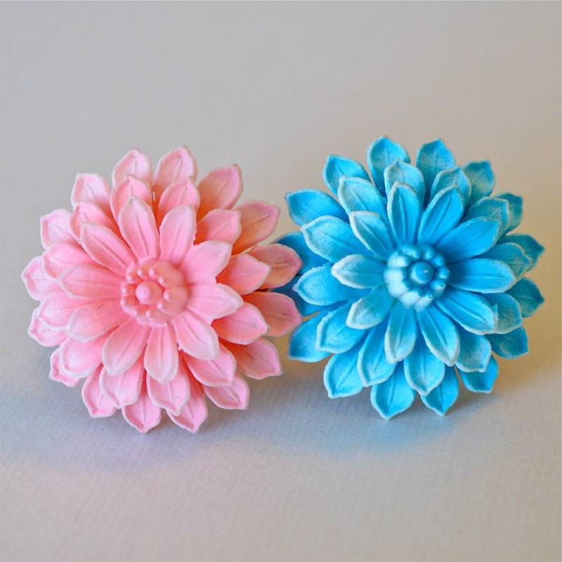 Vintage Kunststoff Dahlie Ring Retro Floral Messing Verstellbarer Ring Vintage Kunststoff Dahlie Ring Retro Floral Messing Verstellbarer Ring von feistykittyjewelry