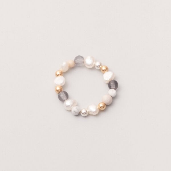 fejn jewelry Ring 'winter pearl' mit Süsswasserperlen und Halbedelsteinen von fejn jewelry