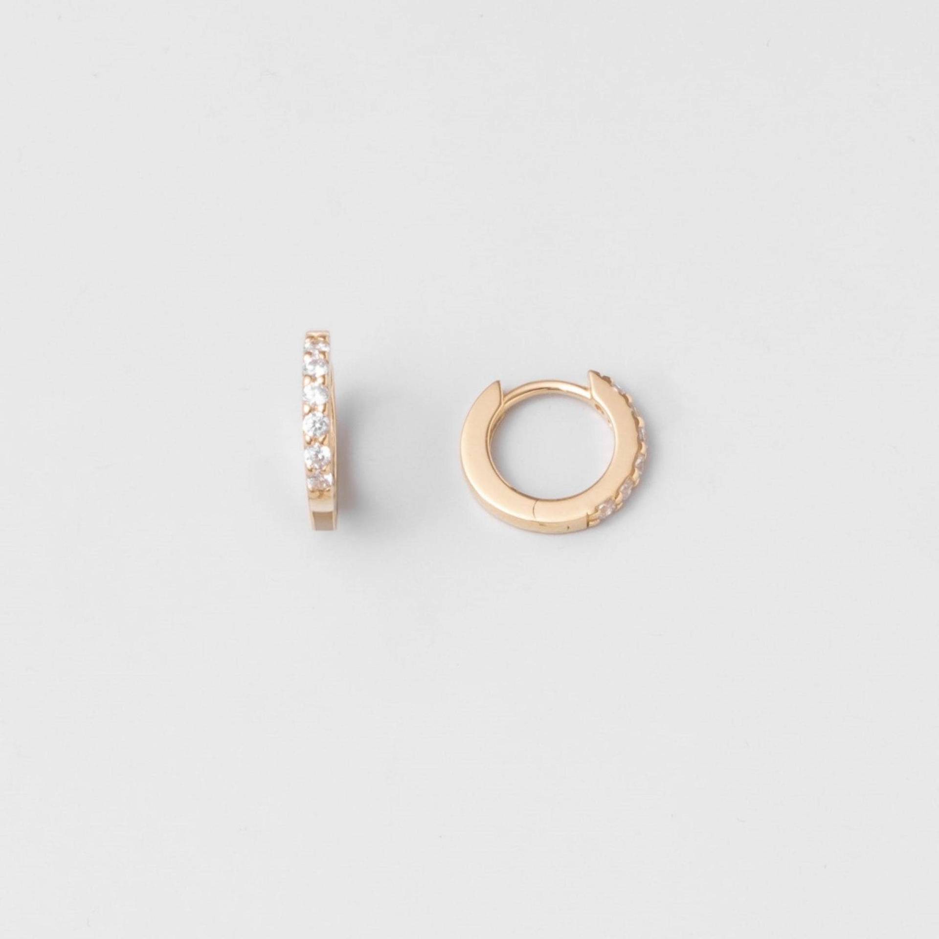 Sparkle Huggie Sparkle Huggie von fejnjewelry