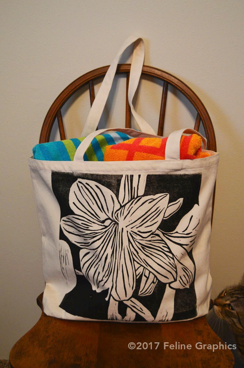 Amarylis Tote Tasche, Blume, Handbedruckt, Linolschnitt, Canvastasche, Strandtasche, Einkaufstasche Amarylis Tote Tasche, Blume, Handbedruckt, Linolschnitt, Canvastasche, Strandtasche, Einkaufstasche von felinegraphics