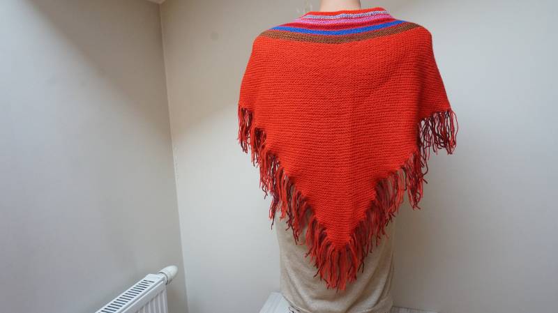 Korallrot Schal Dreieckstuch Gehäkelt Strick Dreieck Wolle Acryl Fransen Poncho Handgemacht Langer Weicher Durchbrochener Halswärmer Kleines Mädchen von feltinga