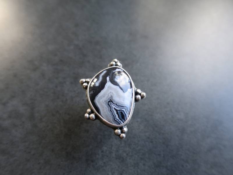 Schwarz-Weiß-Achat-Ring, Statement-Ring, Größe Schwarz-Weiß-Achat-Ring, Statement-Ring, Größe von fentondesign