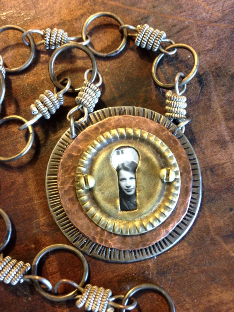 Metallarbeit Tintype Halskette Steampunk Edwardian Gemischt Metallschmuck Metallarbeit Tintype Halskette Steampunk Edwardian Gemischt Metallschmuck von ferdandbird