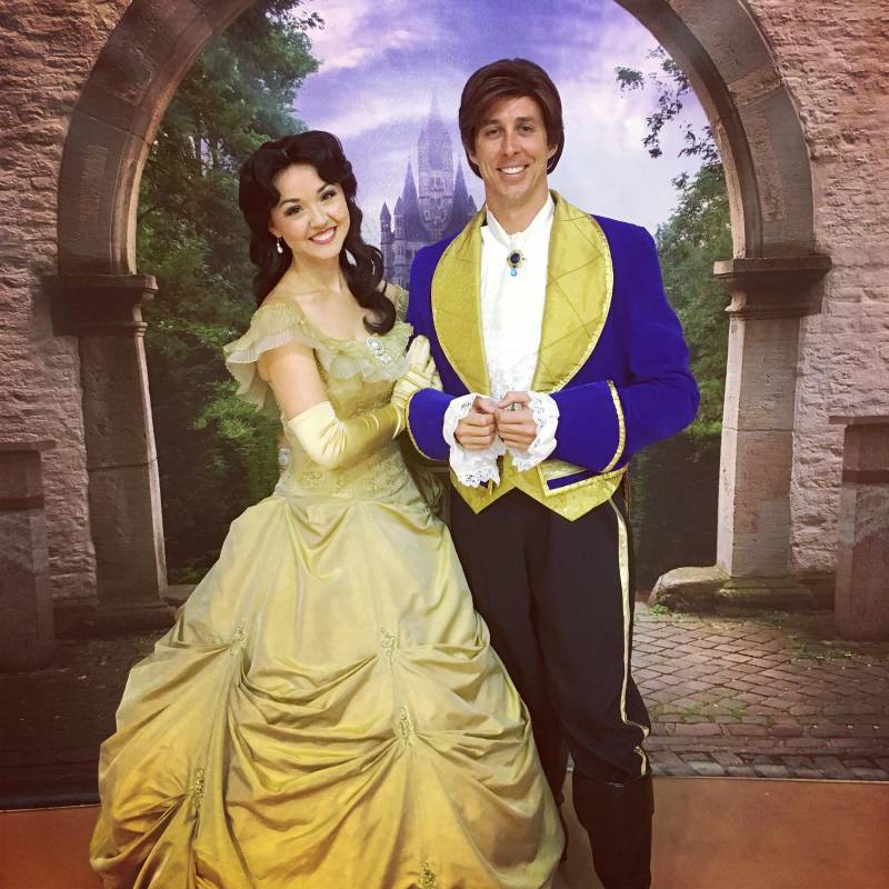 Die Schöne Und Das Biest Prinz Kostüm Militär 5 Teilig Blau Samt Gold Revers Weste Dickey Weiße Spitze Bündchen Jabot von ferdworthi