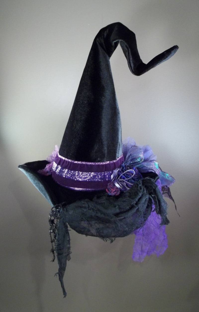 Hexenhut Schwarzer Samt Made To Order Lila Glitzer von ferdworthi