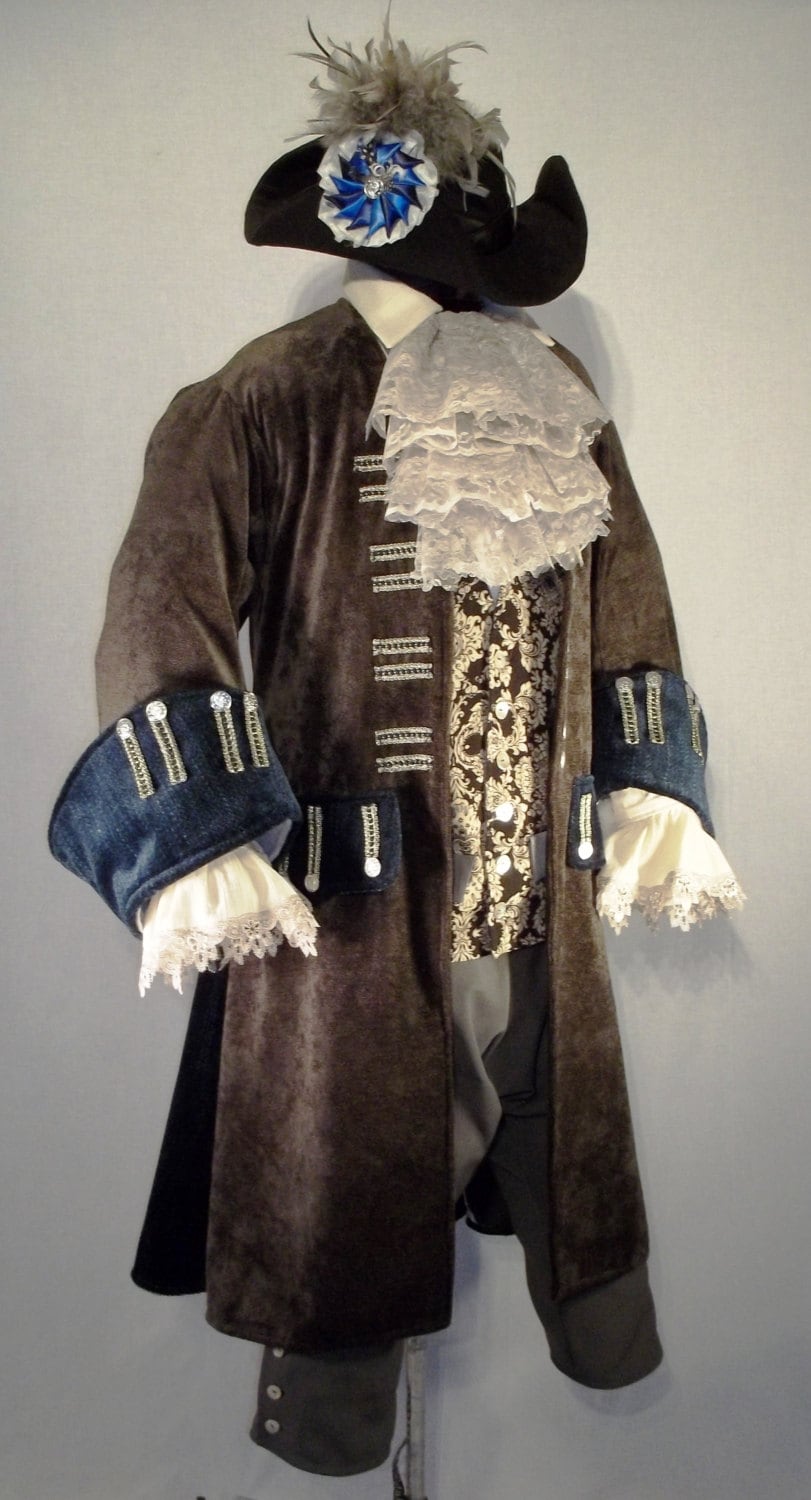 Piraten Kostüm 6 Teilig Hut Dreispitz Jacke Weste Hose Hemd Jabot von ferdworthi