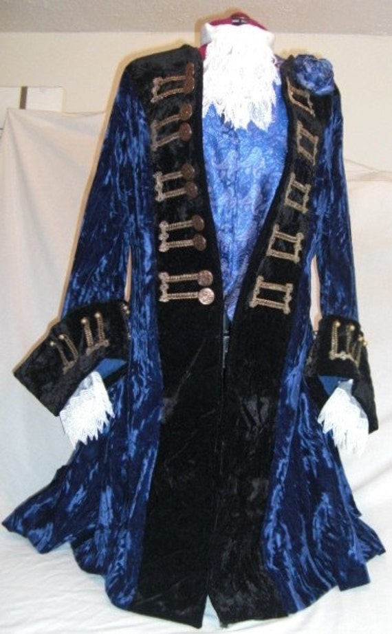 Piratenkostüm 4 Stück Blaue Samtjacke Brokat Weste Spitze Jabot Spitzenmanschetten Schwarzer Samt Goldrand von ferdworthi