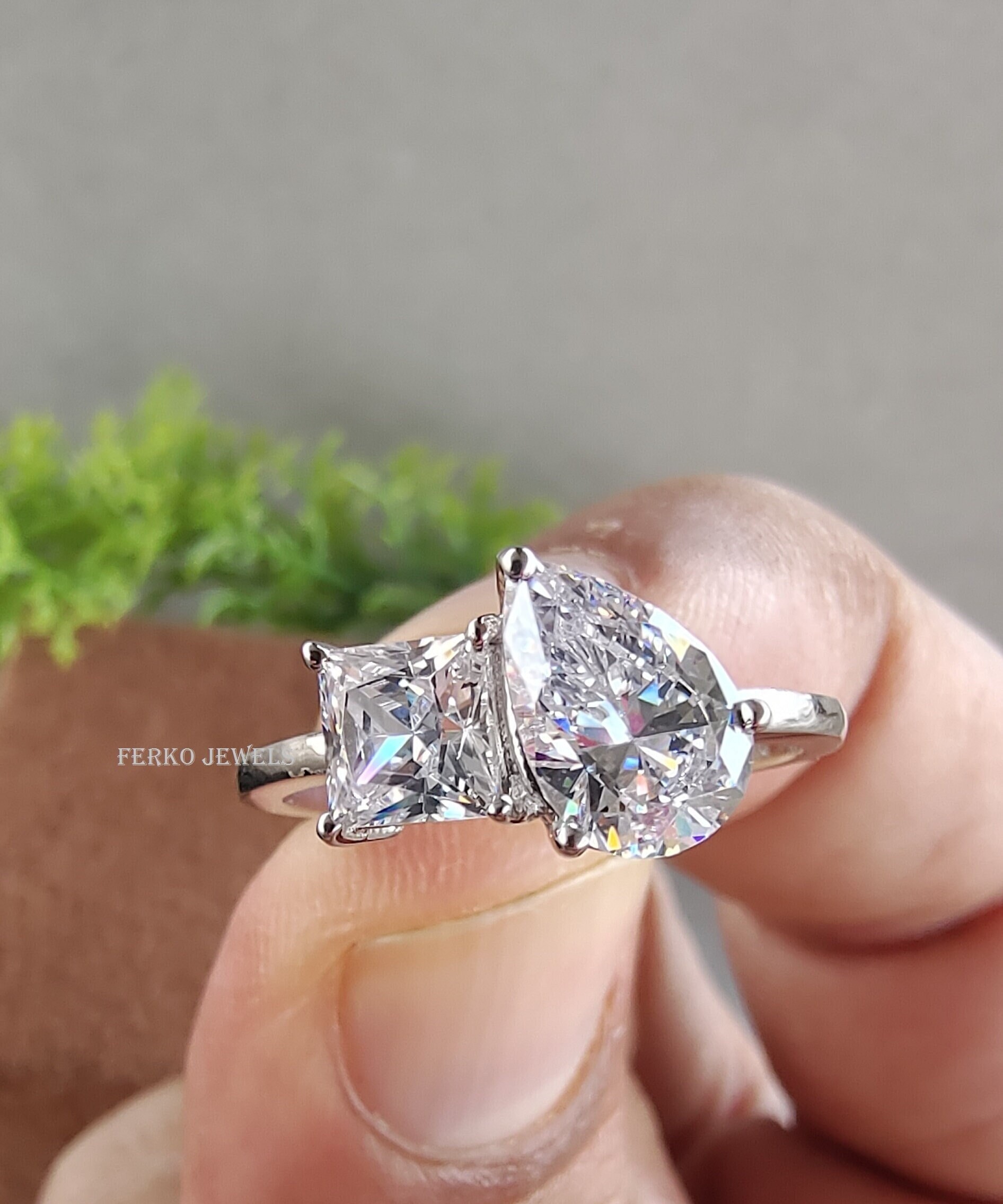 Toi Et Moi Moissanite Ring/Zwei Stein Verlobungsring/Perlenschliff Und Princess Schliff Diamant Ring/Multi Form Ring/Solid Gold Einzigartiger Ehering von ferkojewels