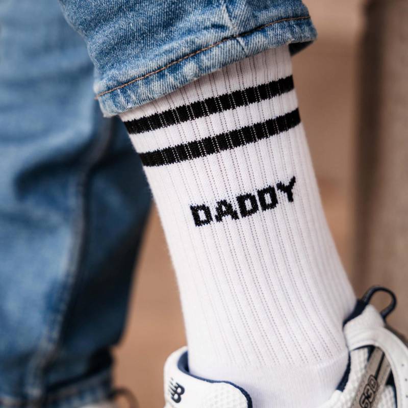 Daddy Socken Für Herren | Bio-Baumwoll-Sportsocken Mit Schriftzug Lustige Tennissocken - Ideal Papas von fetcherandfriends