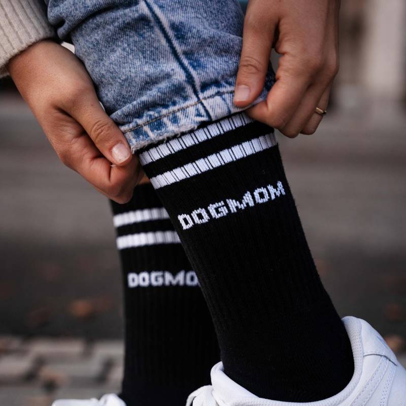 Dogmom Socken Für Damen | Bio-Baumwoll-Sportsocken Mit Schriftzug Lustige Dog Mom Tennissocken Hundemamas von fetcherandfriends