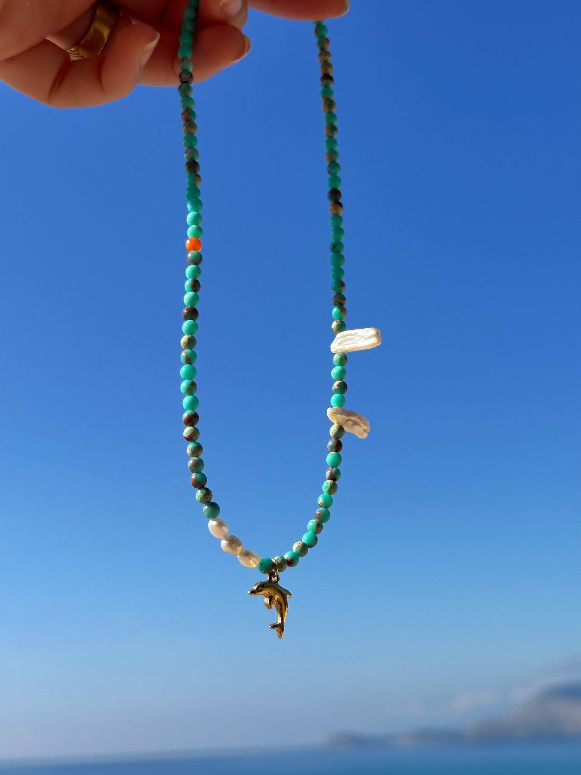 Kette "Dolphin" - Echter Naturstein, Süßwasserperlen, Barock Perle- Sonne Weiß Gold Gems, Stones Aesthetic Necklace Kette "Dolphin" - Echter Naturstein, Süßwasserperlen, Barock Perle- Sonne Weiß Gold Gems, Stones Aesthetic Necklace von fetzt