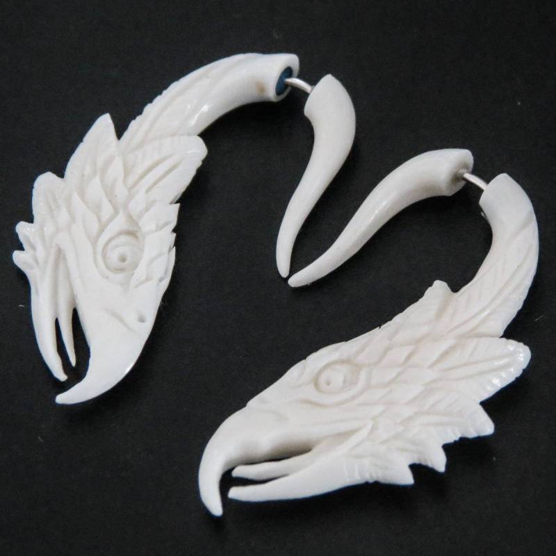 1 1/2 "Fake Gauge Weißer Bison Knochen Adler Carving Post Ohrringe von fifirosedesigns