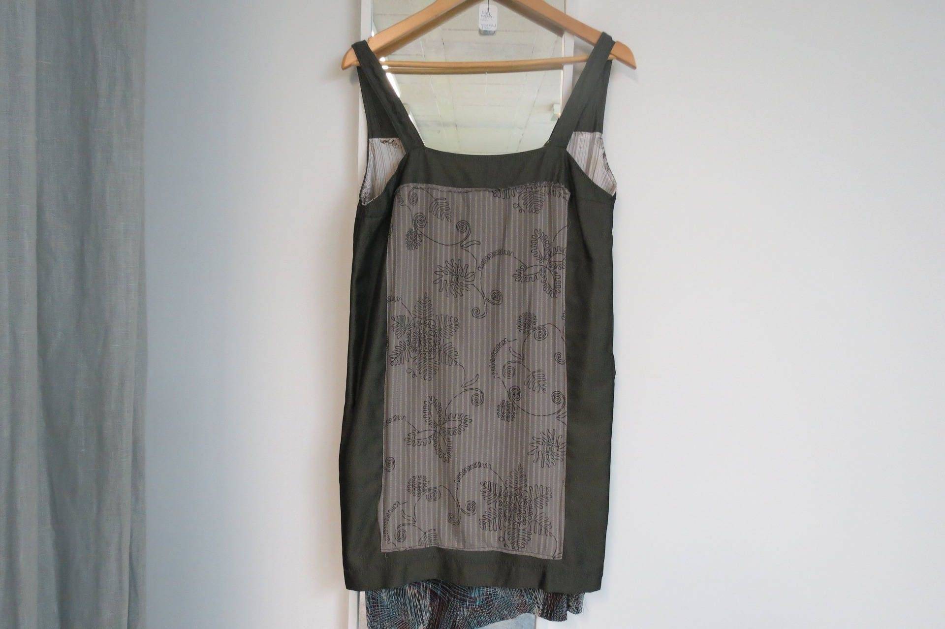 Anthrazitgraues Seiden-Latzkleid, Größe 40 Anthrazitgraues Seiden-Latzkleid, Größe 40 von fildelacouturebriec