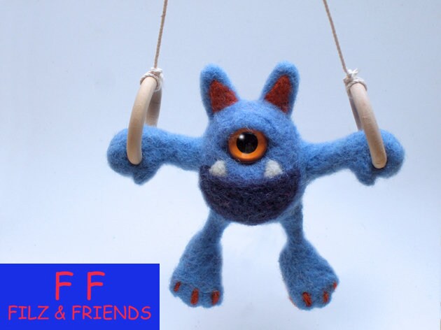 Monster Anhänger Turner An Ringen Strongo Monster Anhänger Turner An Ringen Strongo von filzundfriends