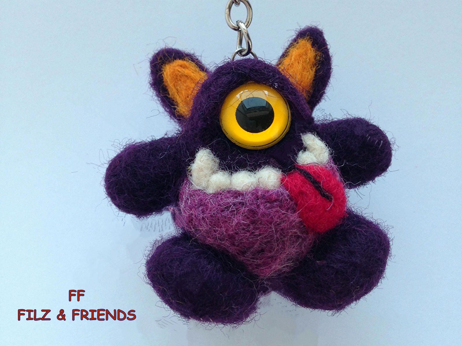 Monster Schlüsselanhänger Auberginen-Beisser Monster Schlüsselanhänger Auberginen-Beisser von filzundfriends