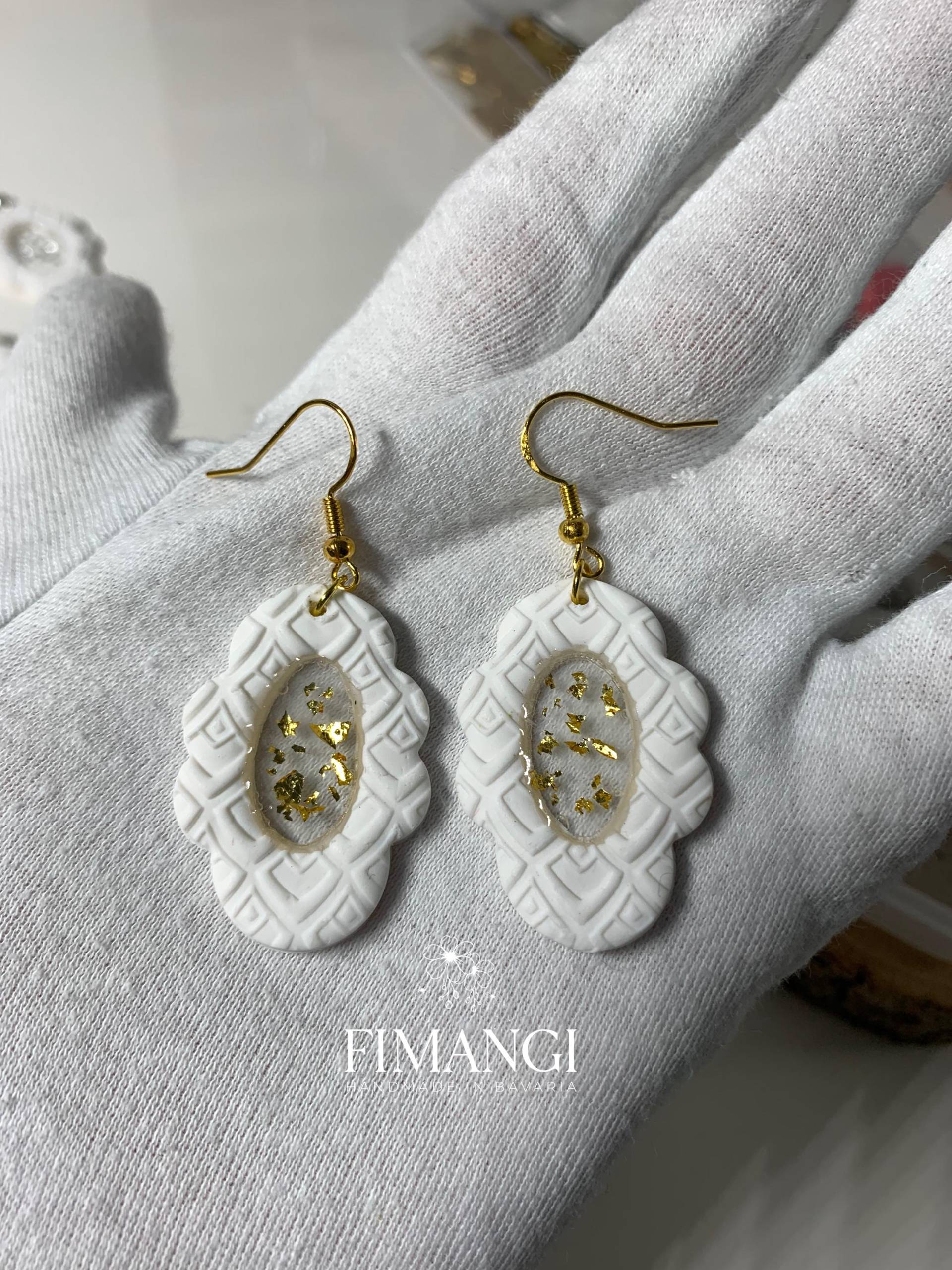 Fimangi Ohrring „Blick Durch's Fenster" Federleicht Weiß Und Gold Hypoallergene Ohrstecker Fimangi Ohrring „Blick Durch's Fenster" Federleicht Weiß Und Gold Hypoallergene Ohrstecker von fimangi