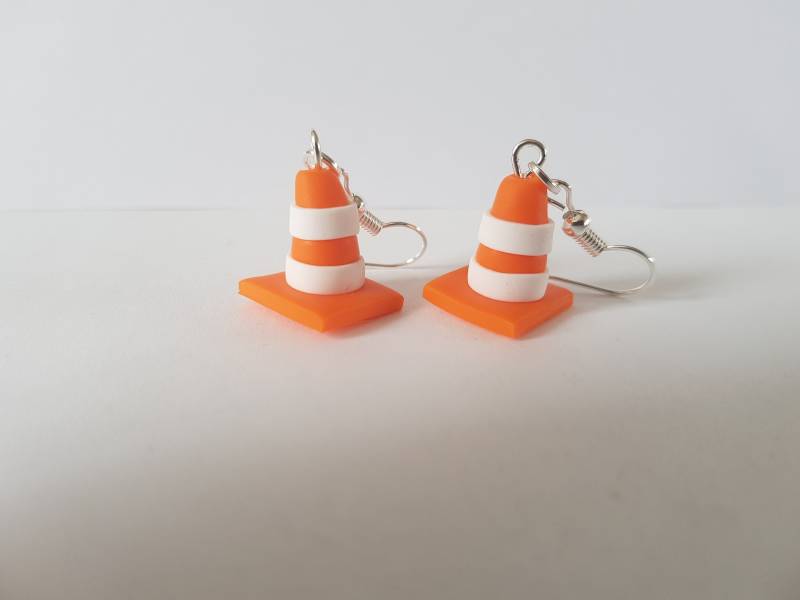 Orange Und Weiß Fimo Baustelle Verkehrskegel Ohrringe Lustiges Geschenk von fimorelie
