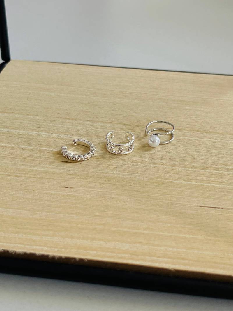 Drei Ohrklemmen in Silber - Earcuff Set Schlichtes Design Zeitlos Mit Perlen Ohrschmuck Layering Ohrringe von findkind