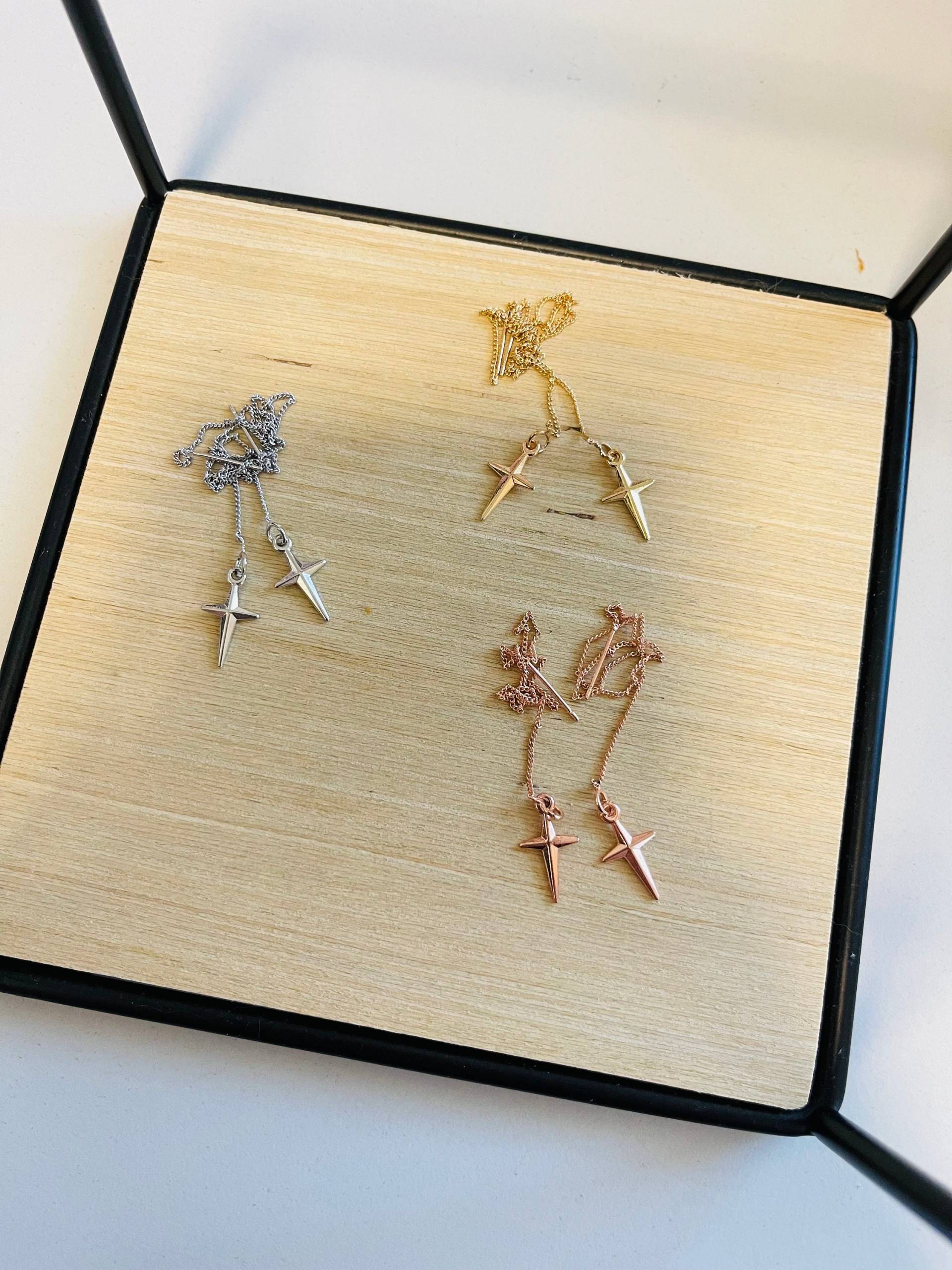 Fädelohrringe Gold Mit Kreuz Anhänger - Unikat Ohrringe Kreuz Set Goldschmuck Fädelohrringe Gold Mit Kreuz Anhänger - Unikat Ohrringe Kreuz Set Goldschmuck von findkind